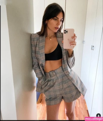Kelly Piquet [ kelly-piquet ] - wanna sniff after i work out ? 👃👃
