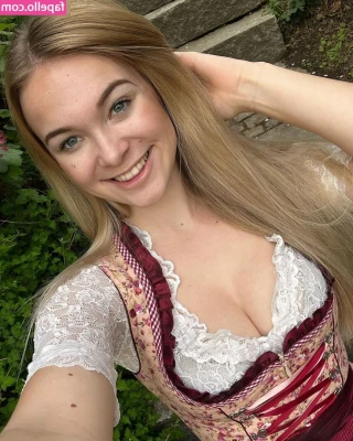 Nina Haberl [ nina-haberl ] - Little sneak peak to my brand new solo coming your way. Want first