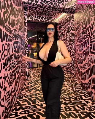 Castiza Vixens - I may have small tits but hopefully my sexdrive makes up for it