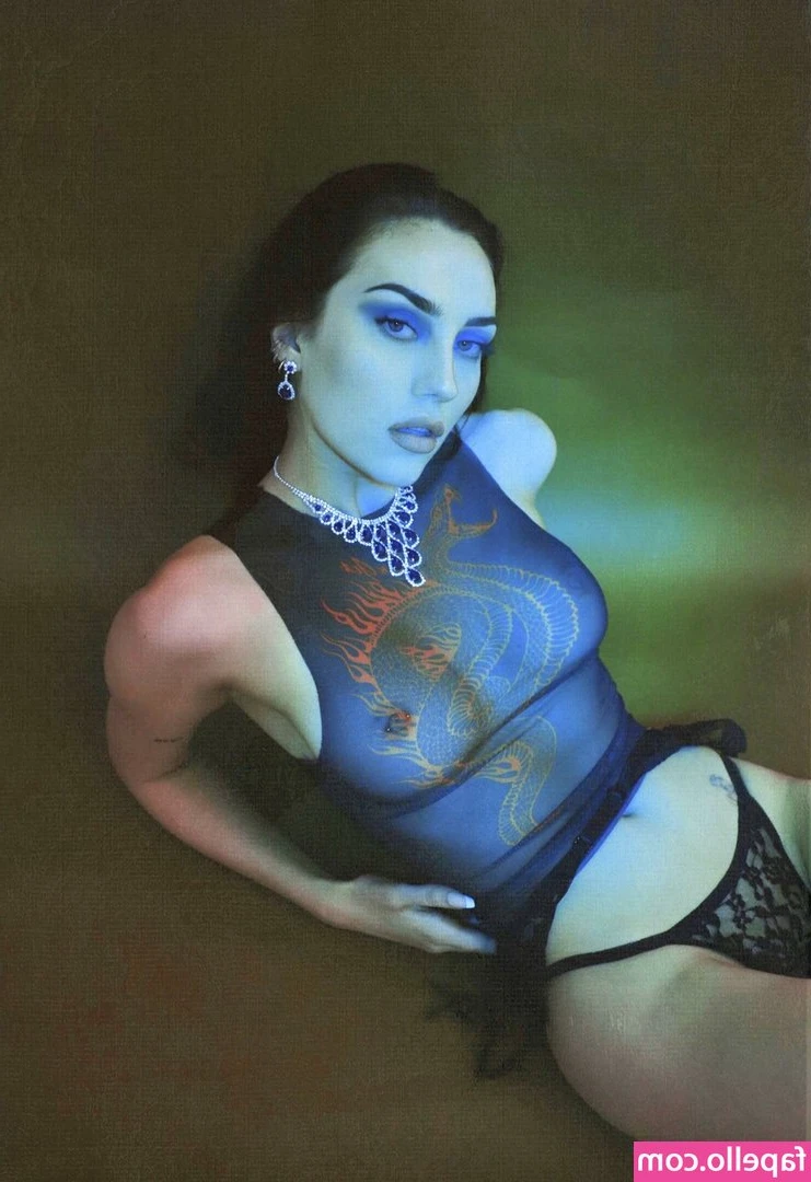 Sydney Lynn Carlson [ sydney-lynn-carlson ] - Itsy bitsy spider 🕷️😈
