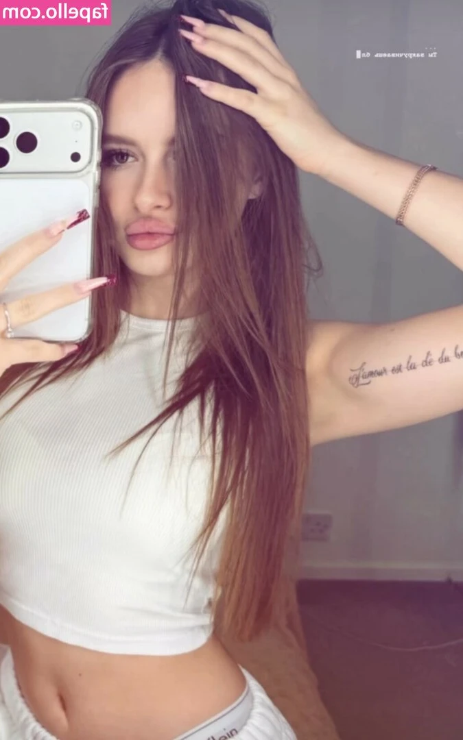 Kristina Banditka [ kristina-banditka ] - mommy ?