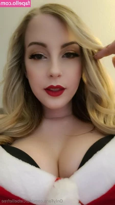darciebellefree - #tittytuesday!! 🎉🎉  Tell me all the bad things you’d do to me