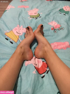 Vellari_feet [ vellari-feet ] - Feed me 🥡