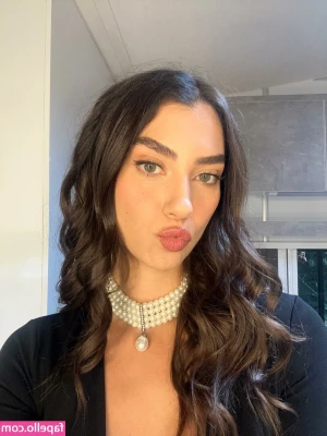 Aleyna Solaker [ aleyna-solaker ] - What would you like to see today?