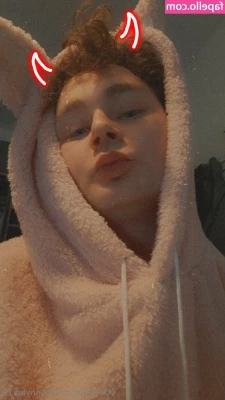 bennyboi19 - I did a cosplay as Mai (Bunny girl) for my first Onlyfans post. Back