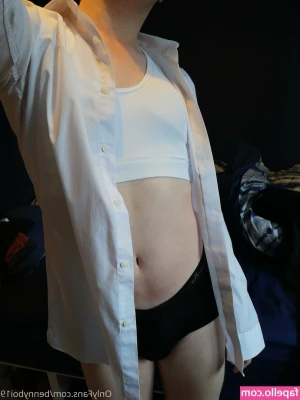 bennyboi19 - Spank my ass