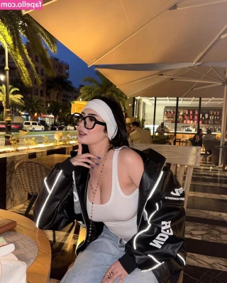 jaseuminah - Running errands with no bra!