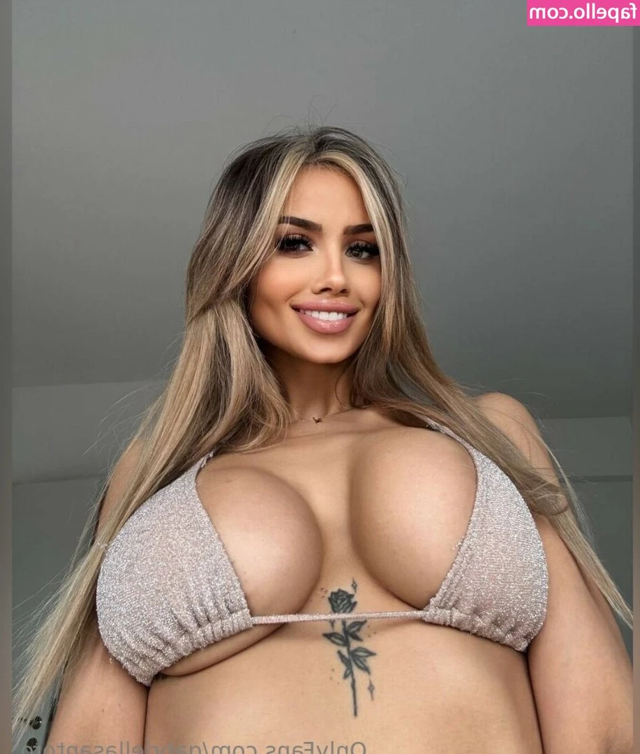 gabriellasantoro - Your view while I go on an online shopping spree with your credit