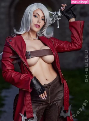 Nadya Sonika [ nadya-sonika ] - let’s make a wet mess together
