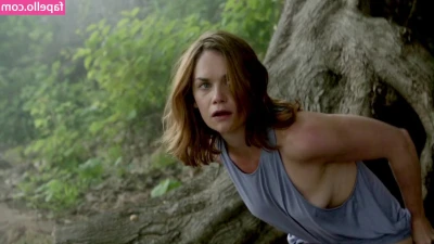 Ruth Wilson [ ruth-wilson ] - What's better then 4 girls kissing on camera? 😘💋 @alexiagilf