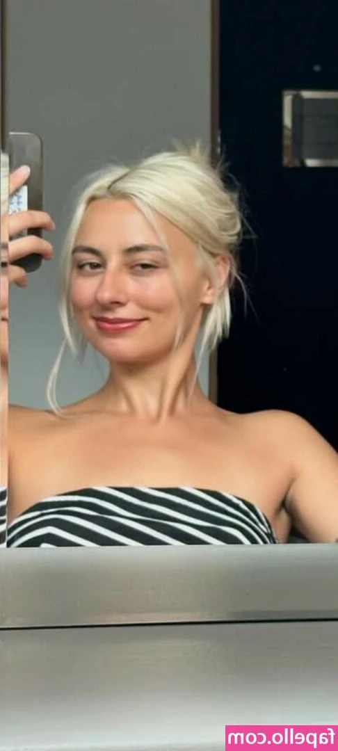bigalsmowing - 🗓WAXED PUSSY WEDNESDAY🗓 She’s Just So Fuckin Pretty 😭😻 