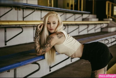 KeinHusky - I wanna get down on you baby! 👅