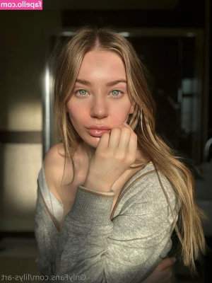 lilys-art - Shall I write your name on my titties ?