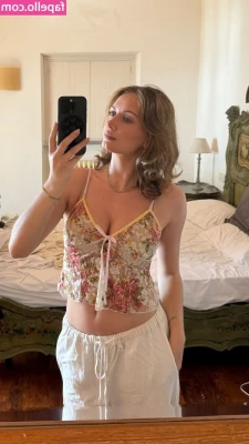 Carla Sophie Schell [ carla-sophie-schell ] - Domani penso proprio che me la depilerò e troppo pelosa xb ma so che
