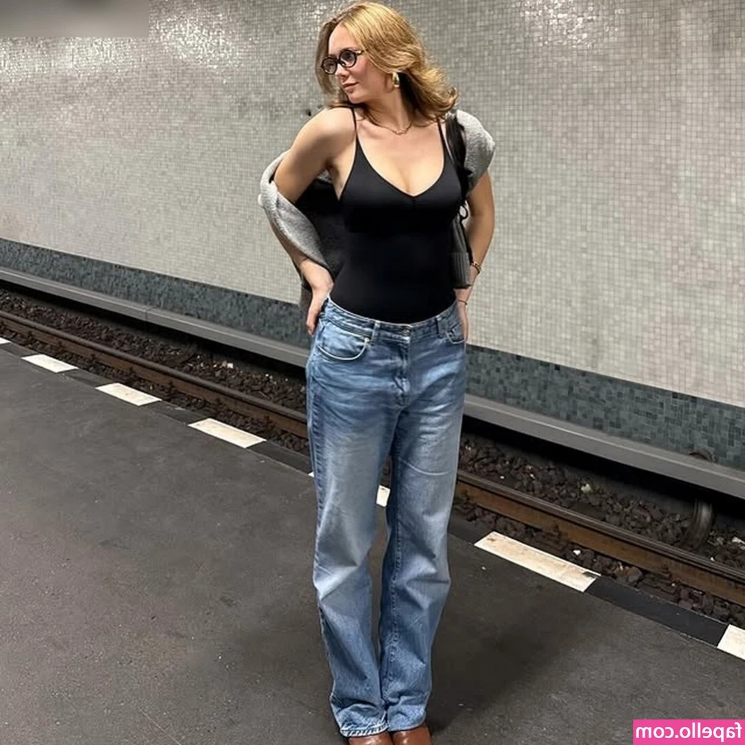 Carla Sophie Schell [ carla-sophie-schell ] - A little doggystyle and then a lot of Reverse Cowgirl! 😍 This one