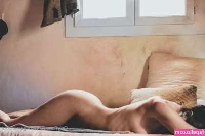 thegarnetsoul - @polonskaya wants to play with my tongue today👅 can you help her,
