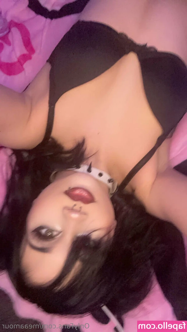 meaamour - Showing off my body and talking dirty to you 😉