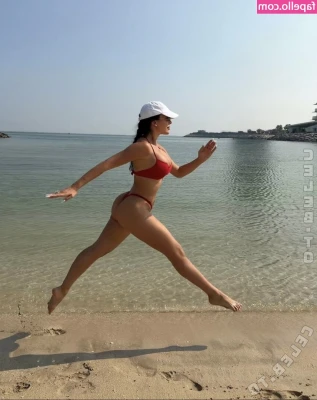 Georgina Rodriguez Hernandez [ georgina-rodriguez-hernandez ] - My hands can't satisfy me anymore. Maybe your mouth might help?👅