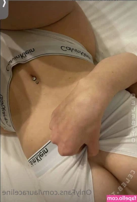 Lauraaasmk - Just a few pics for ya!