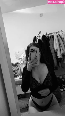 Lauraaasmk - Tip me $80 and I will rate your dick and moan your name babe🥵