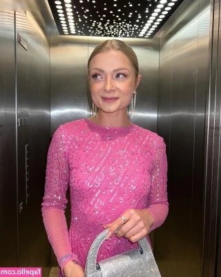 Anna Engelschall [ anna-engelschall ] - Three cheers for girl cock!🥰 📣💦