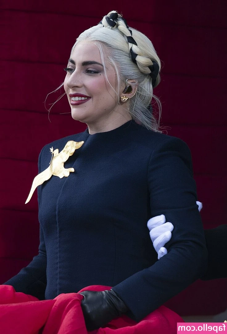 ladygaga - you can decide what to play