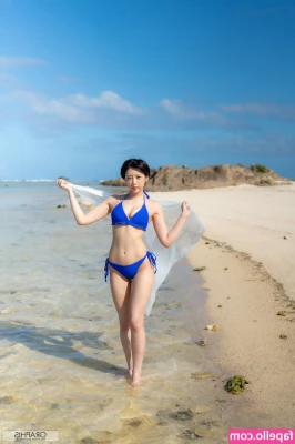 Hibiki Natsume [ hibiki-natsume ] - my tan lines are soo bad omg