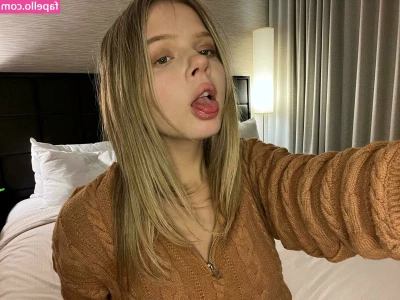 CoCo Lovelock [ coco-lovelock ] - Doing CUSTOMS 1 2 off   dm me