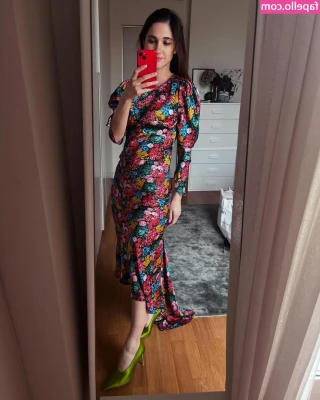 Lodovica Comello [ lodovica-comello ] - Sent you some photos in the coolest bathroom I've eeeever seen