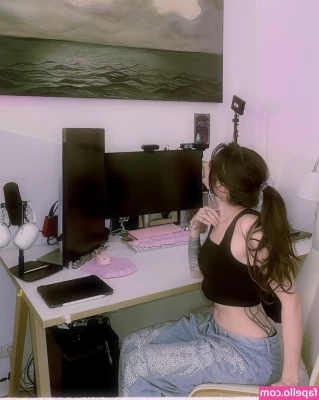 Jodie Calussi [ jodie-calussi ] - my bush in panties and so wet again 🌳💦