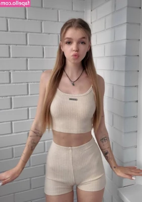 Grazhina - trying out my new toy 🤭😈