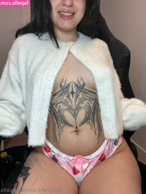 babyxlis - Tiny POV caught by sister!