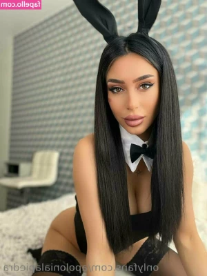 apolonialapiedra - Just want my titties sucked