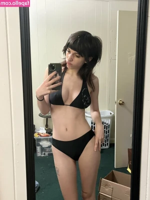 babybatcos - If you can beat me you can fuck me 😈