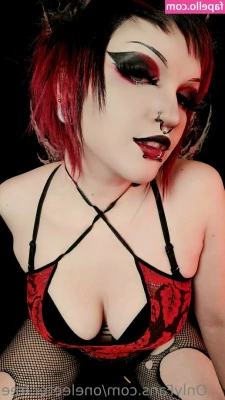 oneleeter.free [ oneleeter-free ] - Photo set with strawberries   Do you want to taste my strawberry s