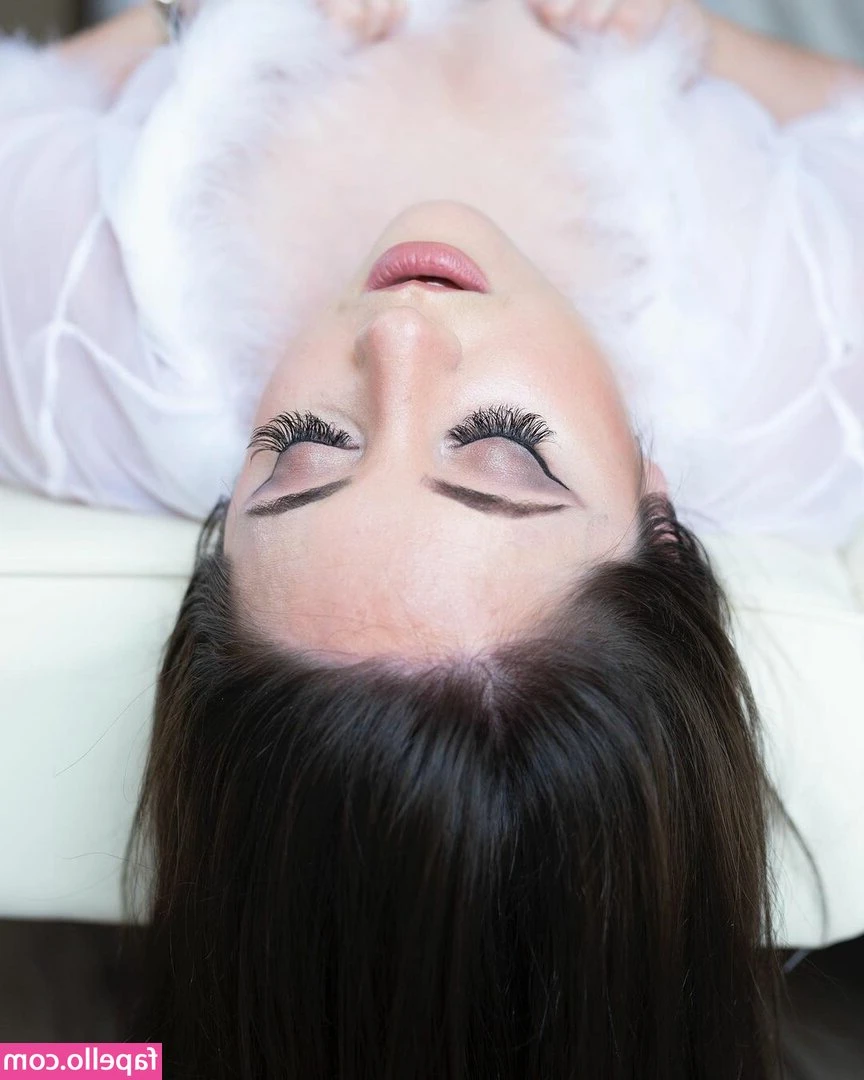 ava_hadley [ ava-1 ] - They’re so heavy, can you hold them for me?