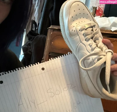 Ally_solez [ ally-solez ] - Stream started at 10/10/2020 05:29 am