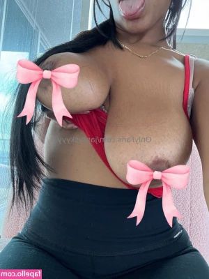 jassyskyyy - Don’t scroll past without checking whats new on my profile 😏