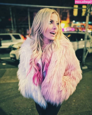 Alexa Bliss [ alexa-bliss ] - Man I have been fighting hard through a massive depression that has
