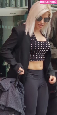 Alexa Bliss [ alexa-bliss ] - Buongiorno ragazzi  spero che i miei contenuti vi piacciono e vi