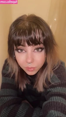 OkayGnomie - These legs are long so they can wrap all the way around your head