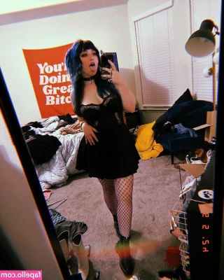Koolysmiley - Your Goddess in her element.