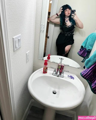 Koolysmiley - Guns and tits, what else could you want?