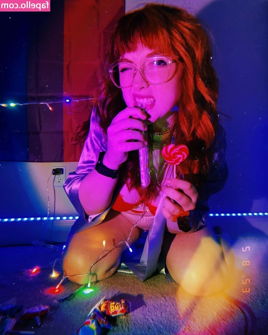 Koolysmiley - Suck on my nipples please 👅