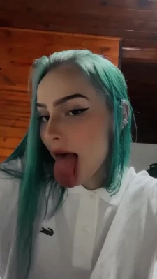 Belle Kaffer [ belle-kaffer ] - Would you lick my balls while I jerk my cock for you