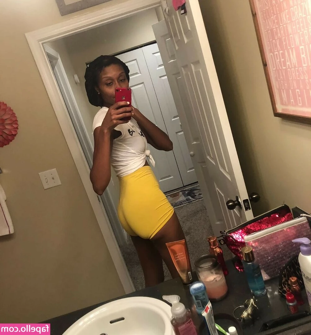 Diamonique - Since you enjoy my ass so much thought I'd share a little bit with
