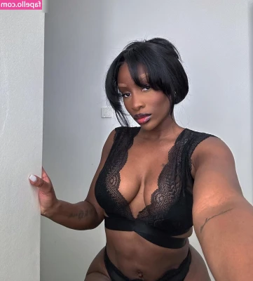 Sandra Lambeck [ sandra-lambeck ] - Do you want to say hello to my kitty 🐱