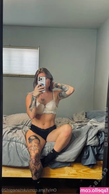 mindy_xoxo22 [ mindy-xoxo22-2 ] - Just wet, bouncy, jiggly fun in the shower. With me being covered in