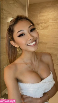 jamieluna [ jamieluna-14 ] - Teasing in skirt