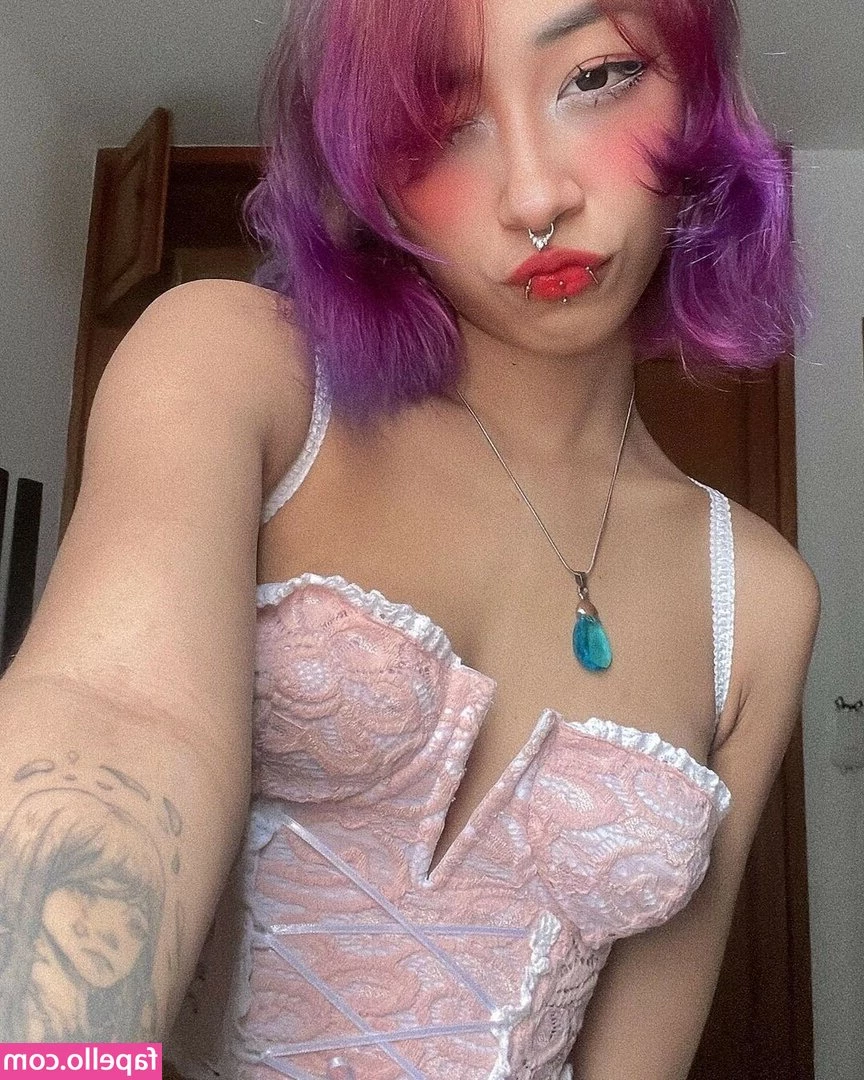 notLisanna - Feeling sexy just got a whole lot easier. Friday starts here 😎